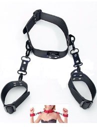 BDSM Δερμάτινο περιλαίμιο που ενώνεται με χειροπέδες