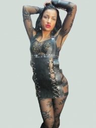 BDSM Γυναικείο φόρεμα από δέρμα με μεταλλικούς κρίκους
